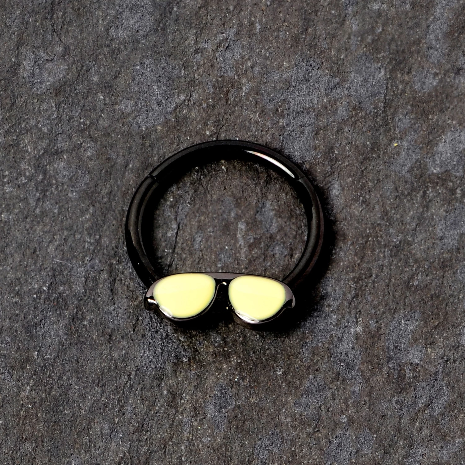 16 Gauge 3/8 Black Yellow Aviator Sunglasses Hinged Segment Ring 2 16 Gauge 3/8 Black Yellow Aviator Sunglasses Hinged Segment Ring - Image 2