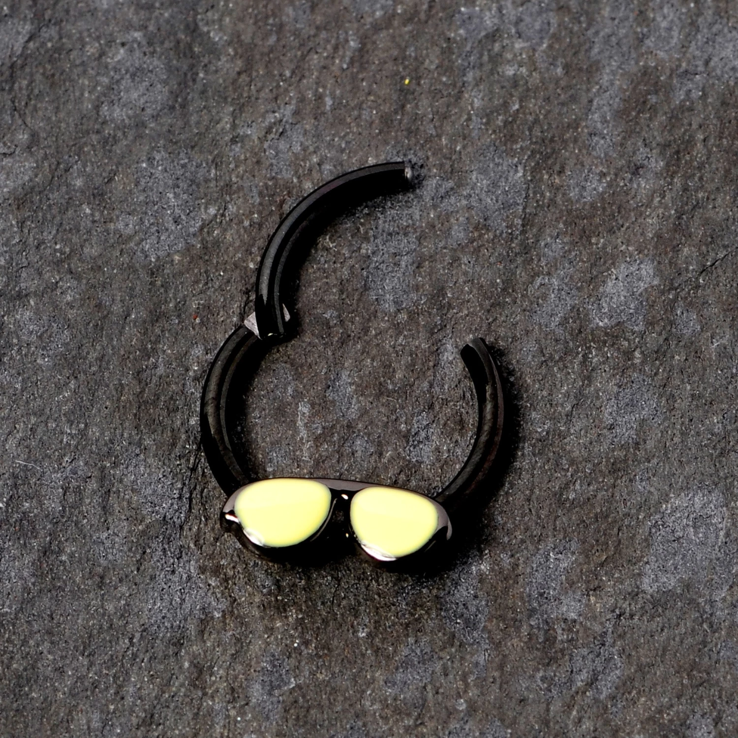 16 Gauge 3/8 Black Yellow Aviator Sunglasses Hinged Segment Ring 3 16 Gauge 3/8 Black Yellow Aviator Sunglasses Hinged Segment Ring - Image 3