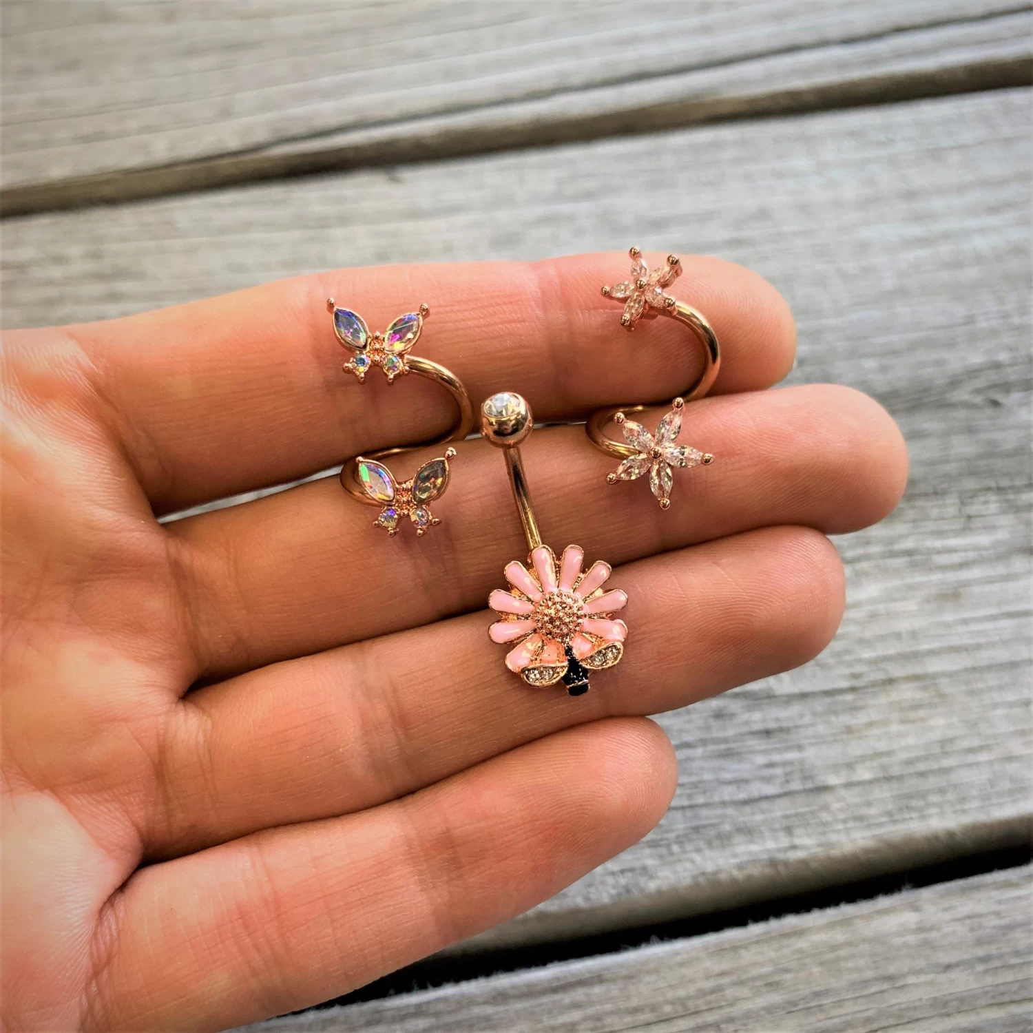 Clear Gem Rose Gold Tone Pink Daisy Bee Belly Ring 2 Clear Gem Rose Gold Tone Pink Daisy Bee Belly Ring - Image 2