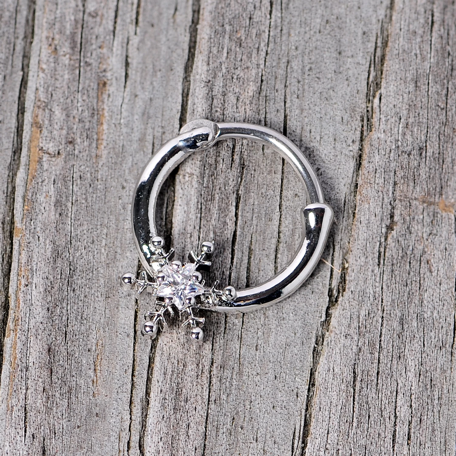 16 Gauge 3/8 Clear Gem Holiday Snowflake Septum Clicker 8 16 Gauge 3/8 Clear Gem Holiday Snowflake Septum Clicker - Image 8