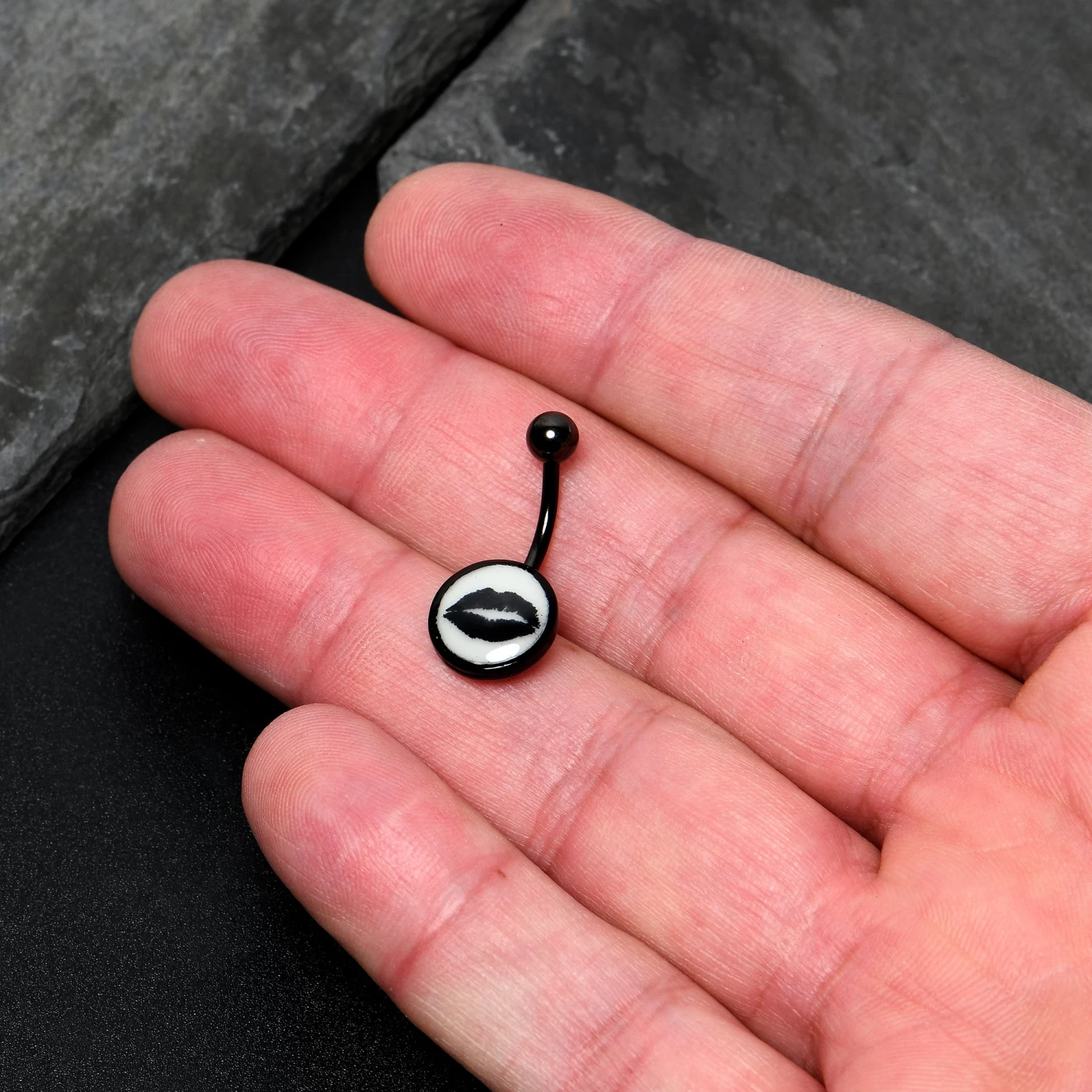 Black Glow In The Dark Lipstick Kiss Mark Belly Ring 3 Black Glow In The Dark Lipstick Kiss Mark Belly Ring - Image 3